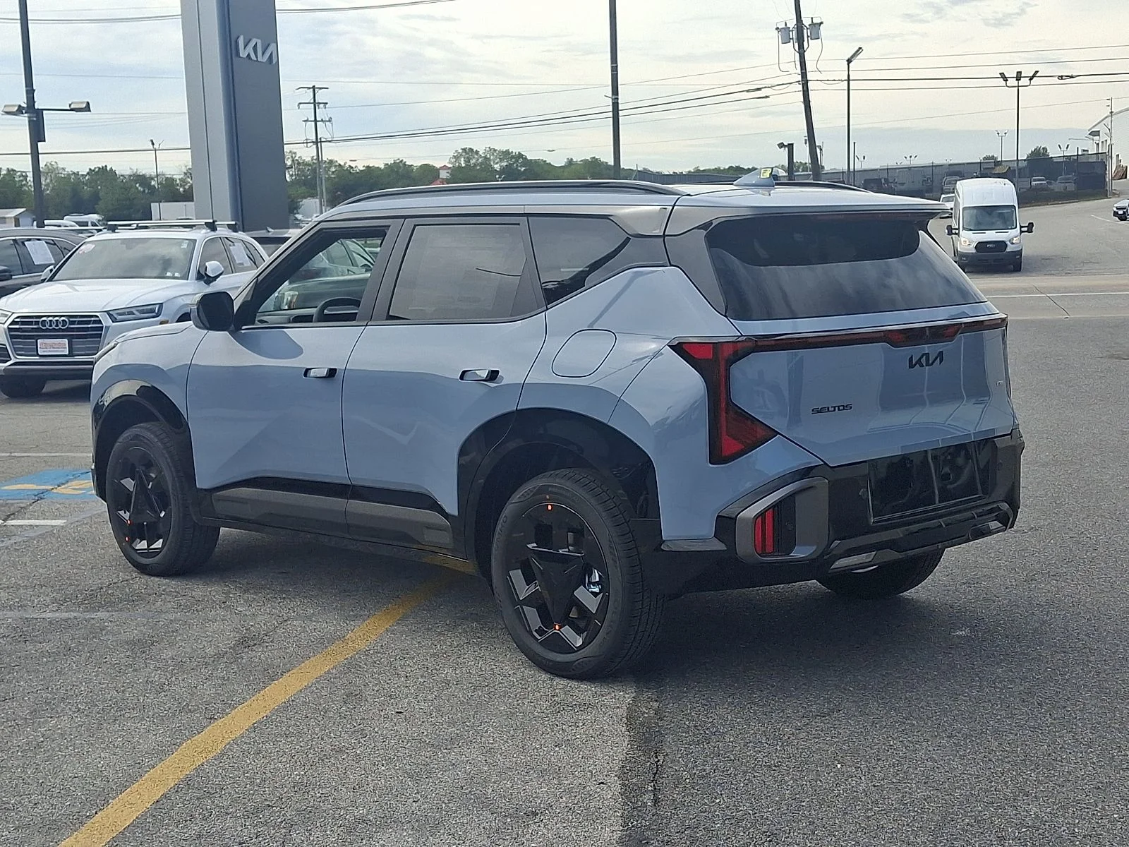 New 2027 Gray Kia X-Line S image 4