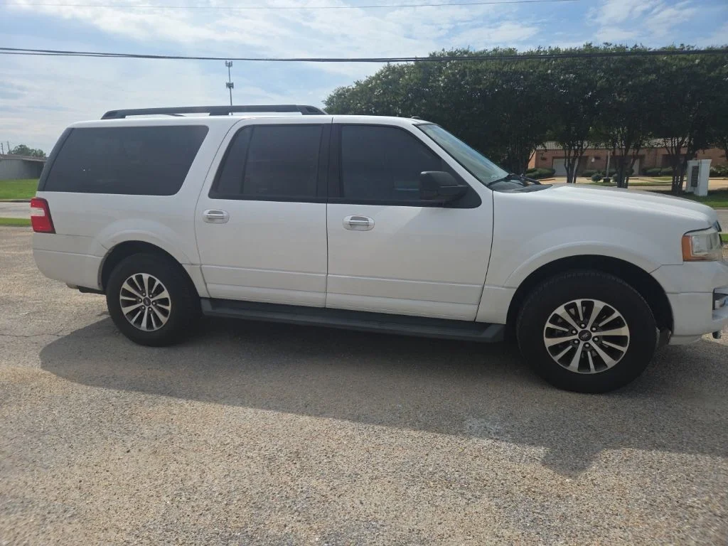 Used 2017 White Ford XLT image 9