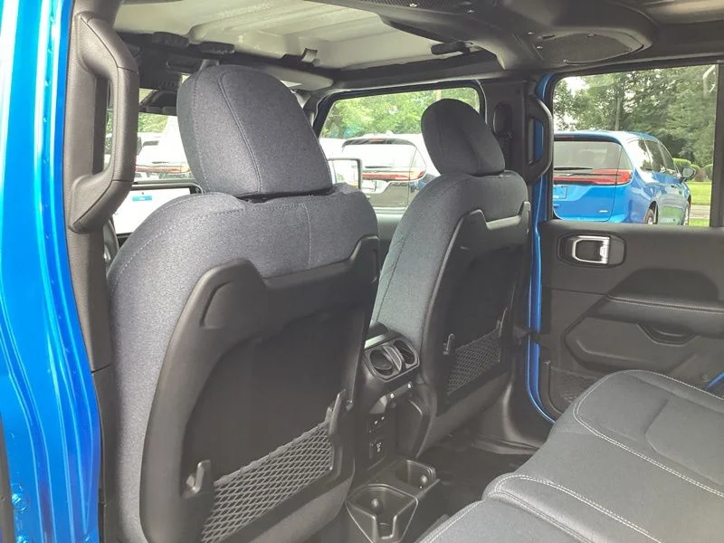 New 2026 Hydro Blue Pearl-Coat Exterior Paint Jeep Sahara image 22