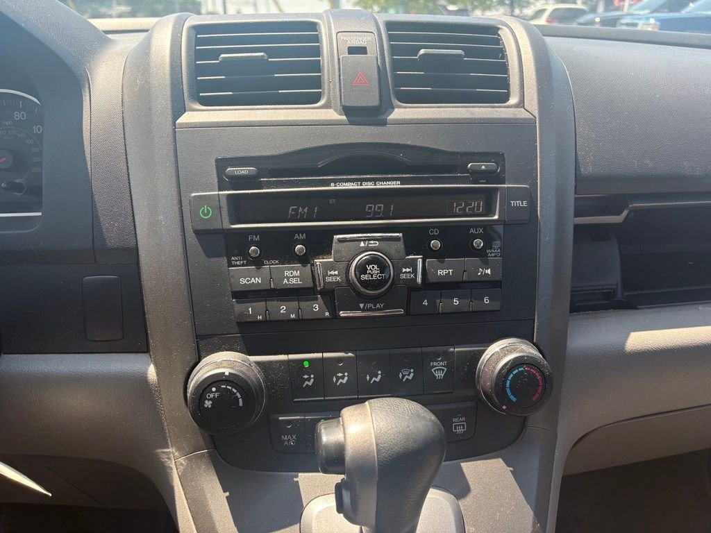 Used 2011 Taffeta White Honda SE image 10