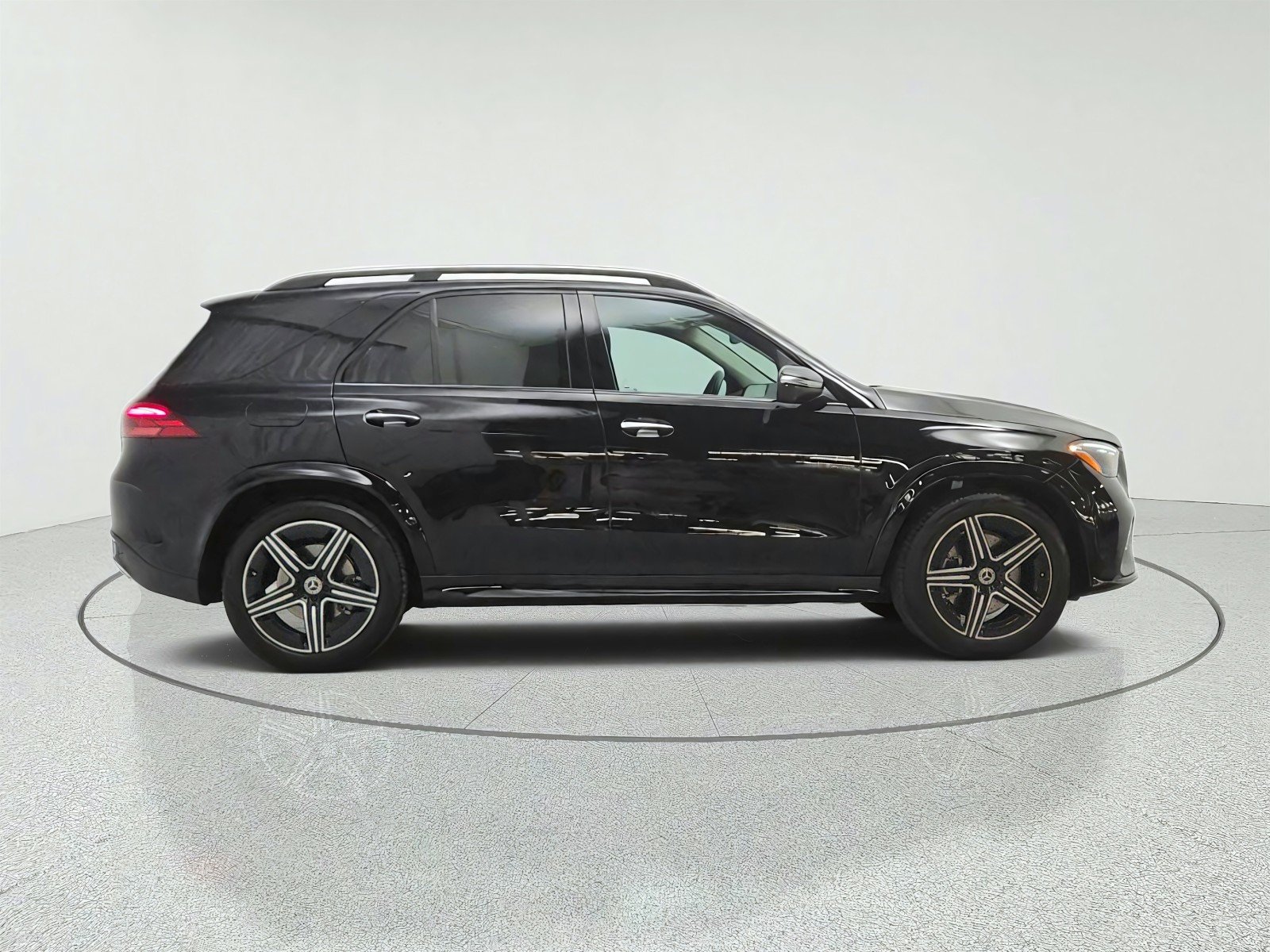 Certified Used 2024 Black Mercedes-Benz GLE 450 4MATIC® SUV image 4