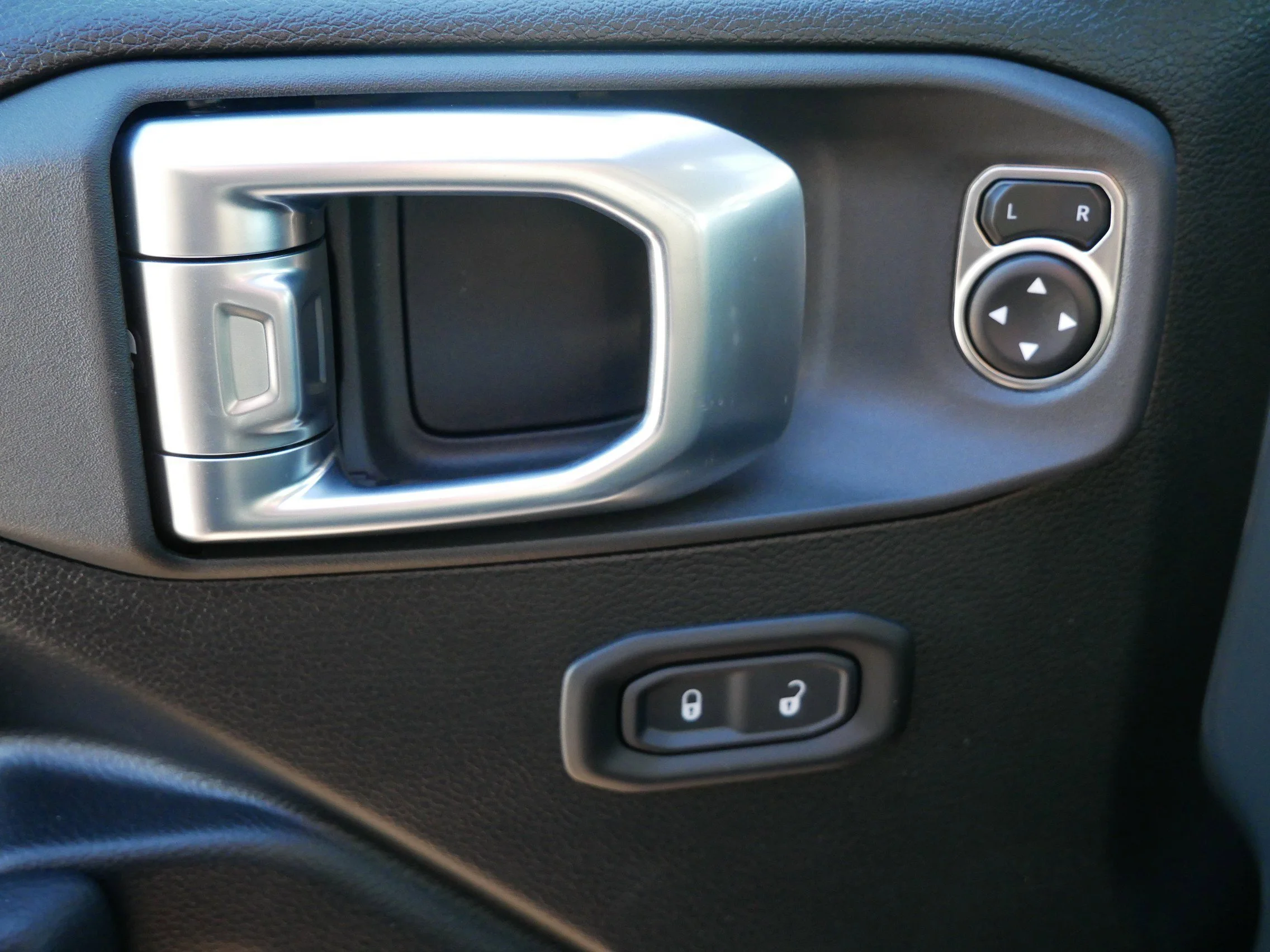 New 2026 Anvil Clear-Coat Exterior Paint Jeep Sport S image 13