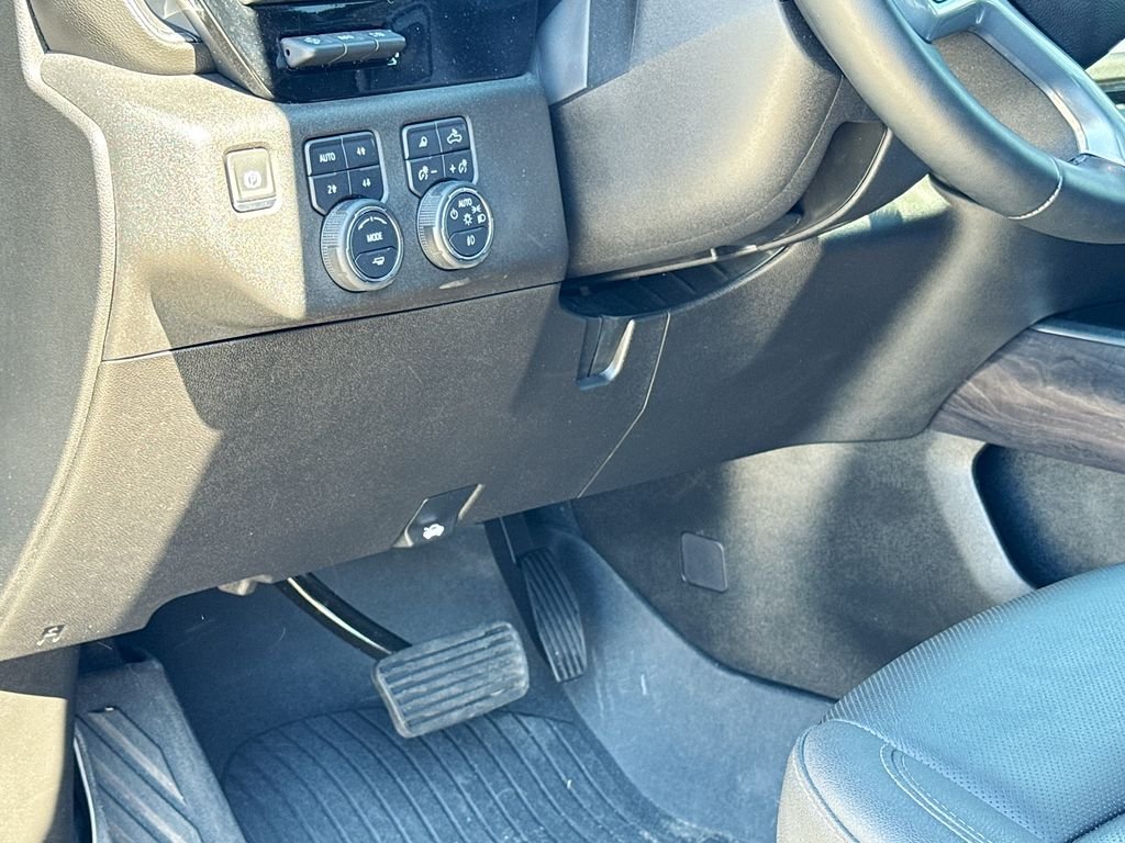 Used 2025 Black Chevrolet LTZ image 17