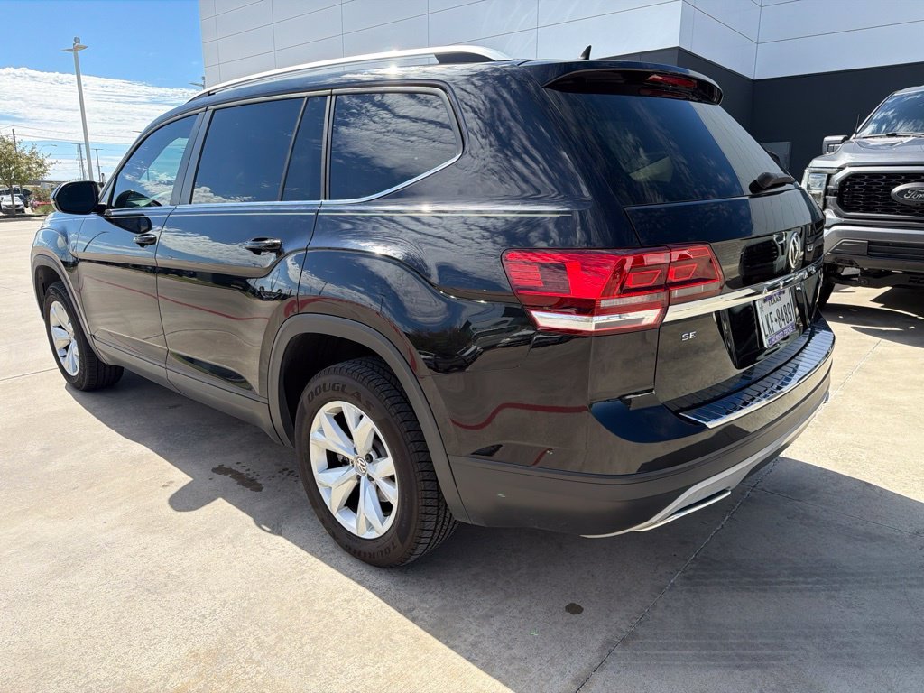Used 2018 Black Volkswagen 3.6L V6 SE image 3