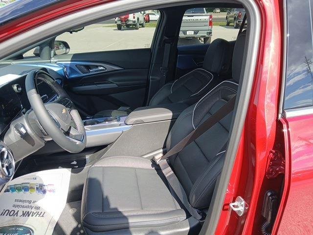2025 Chevrolet Equinox EV LT - Photo 27