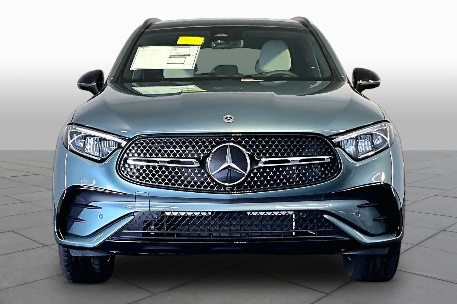 New 2027 Verde Silver Metallic Mercedes-Benz GLC 300 image 2
