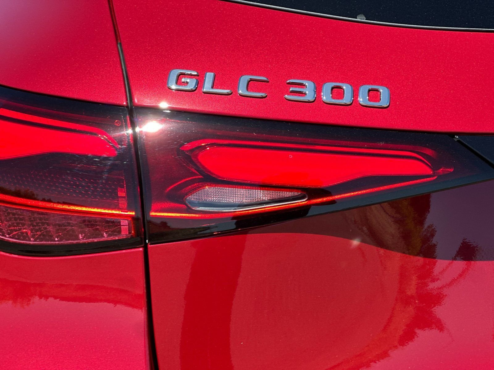 New 2026 Patagonia Red Metallic Mercedes-Benz 300 image 12