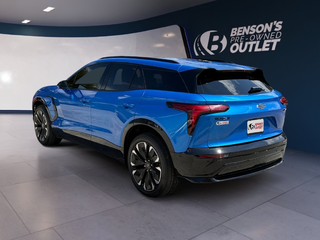 Used 2024 Blue Chevrolet RS image 3