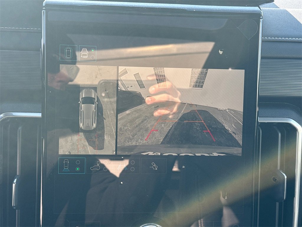 2026 GMC ACADIA - Image 23