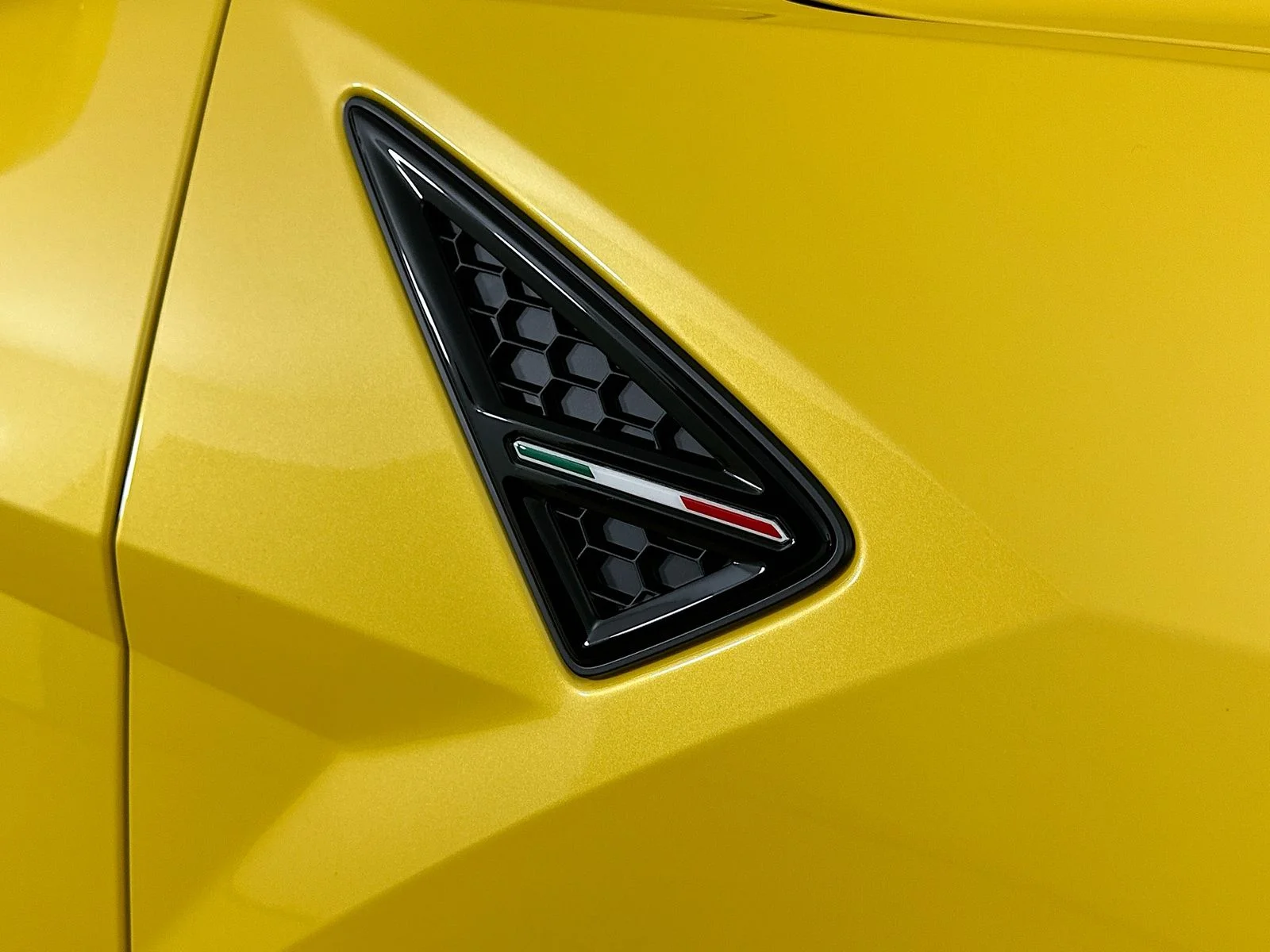 Used 2025 Yellow Lamborghini  image 66