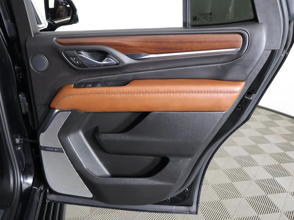 Used 2024 Onyx Black GMC Denali Ultimate image 34