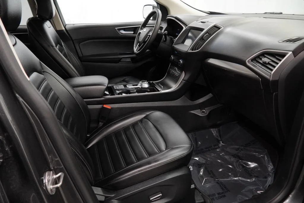 Used 2019 Gray Ford SEL image 29