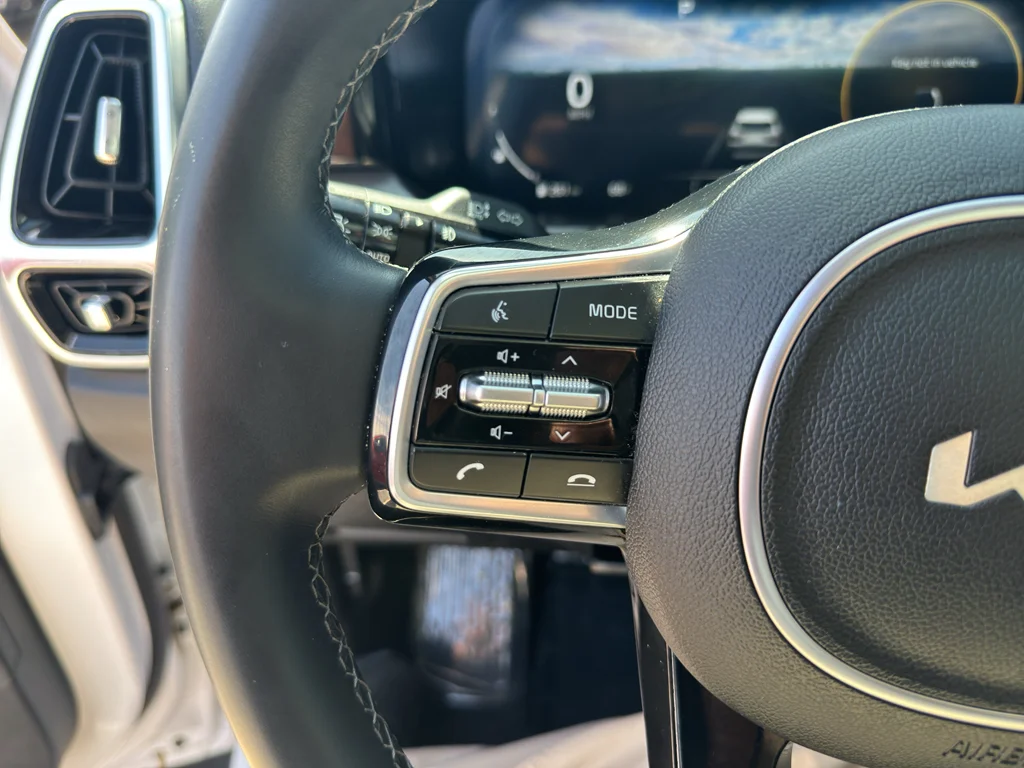 Used 2023 Glacial White Pearl Kia SX image 29