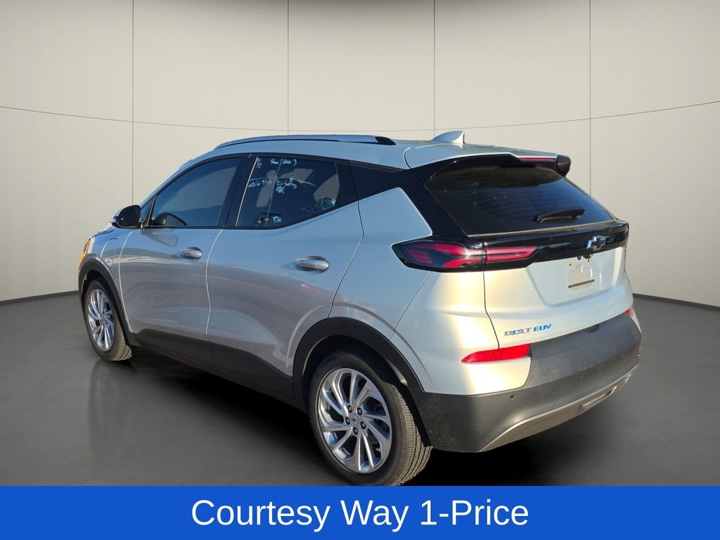 Used 2023 Silver Chevrolet LT image 6