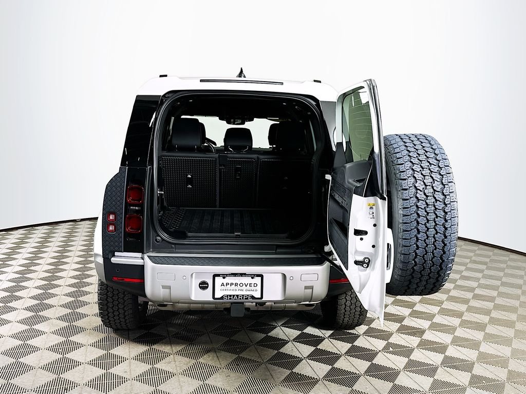 Certified Used 2025 Fuji White Land Rover S image 27