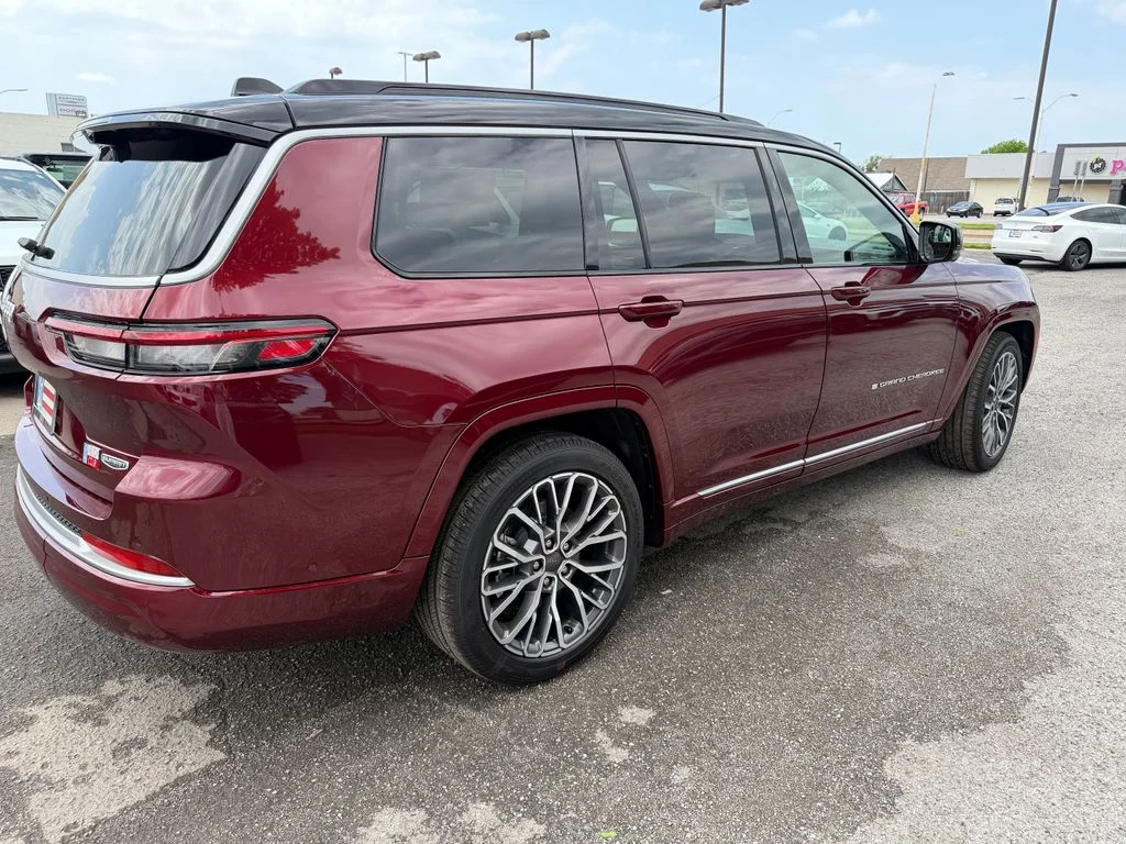 New 2026 Red Jeep Summit image 27