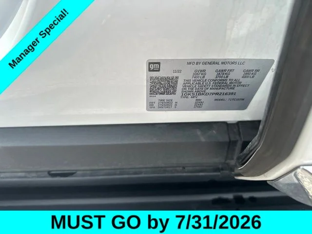 Used 2023 White GMC SLT image 36