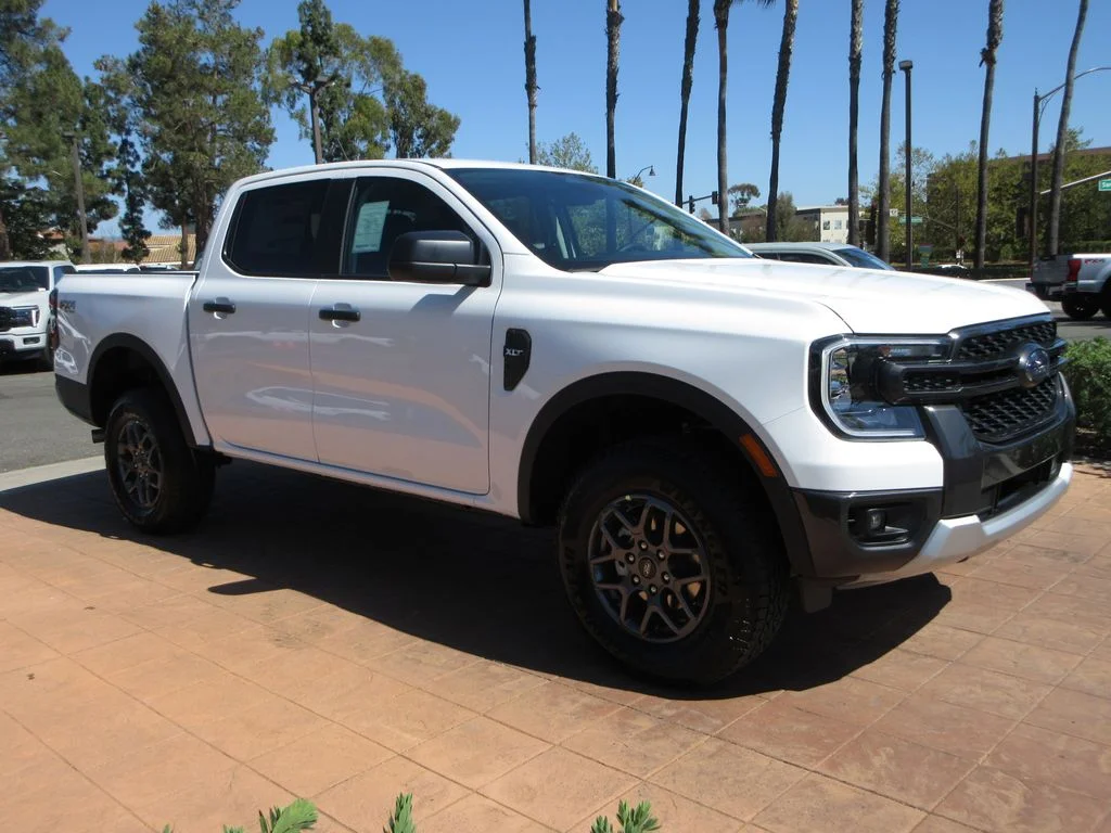 New 2026 Oxford White Ford XLT image 7