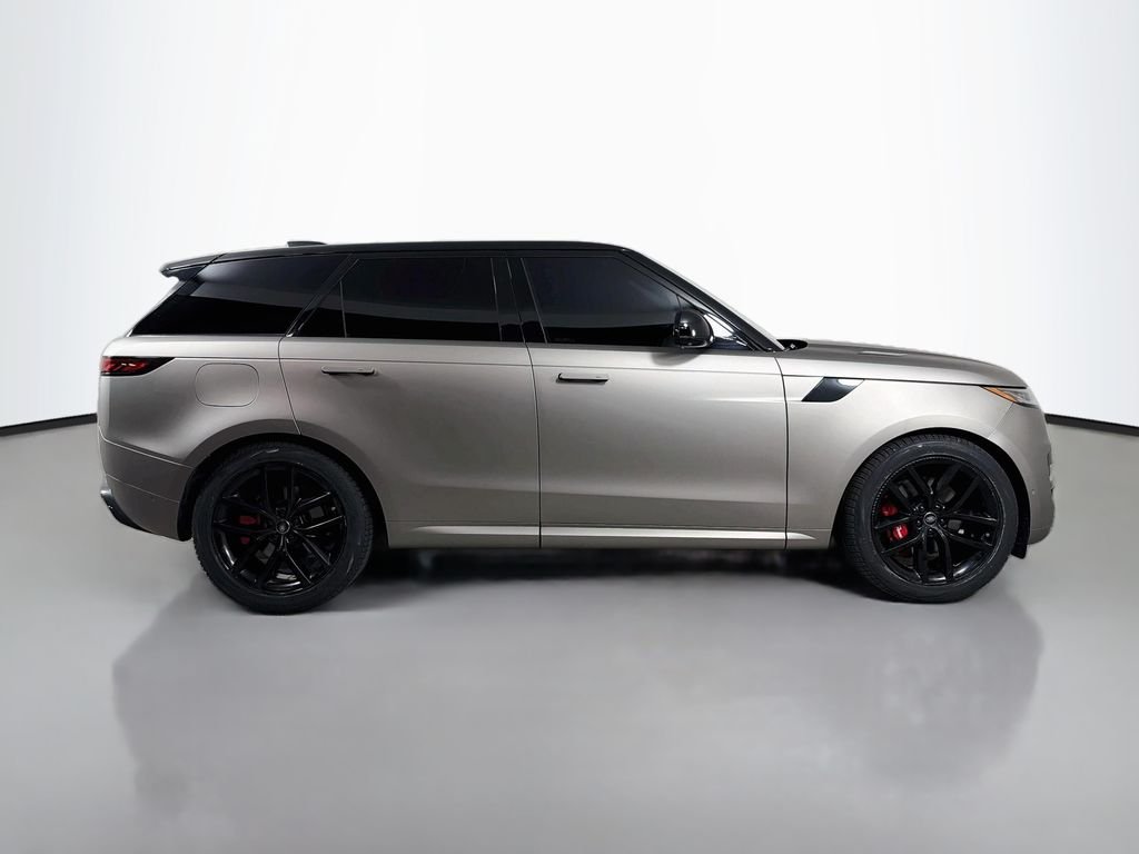 Certified Used 2023 Charente Grey Premium Metallic Land Rover SE image 4