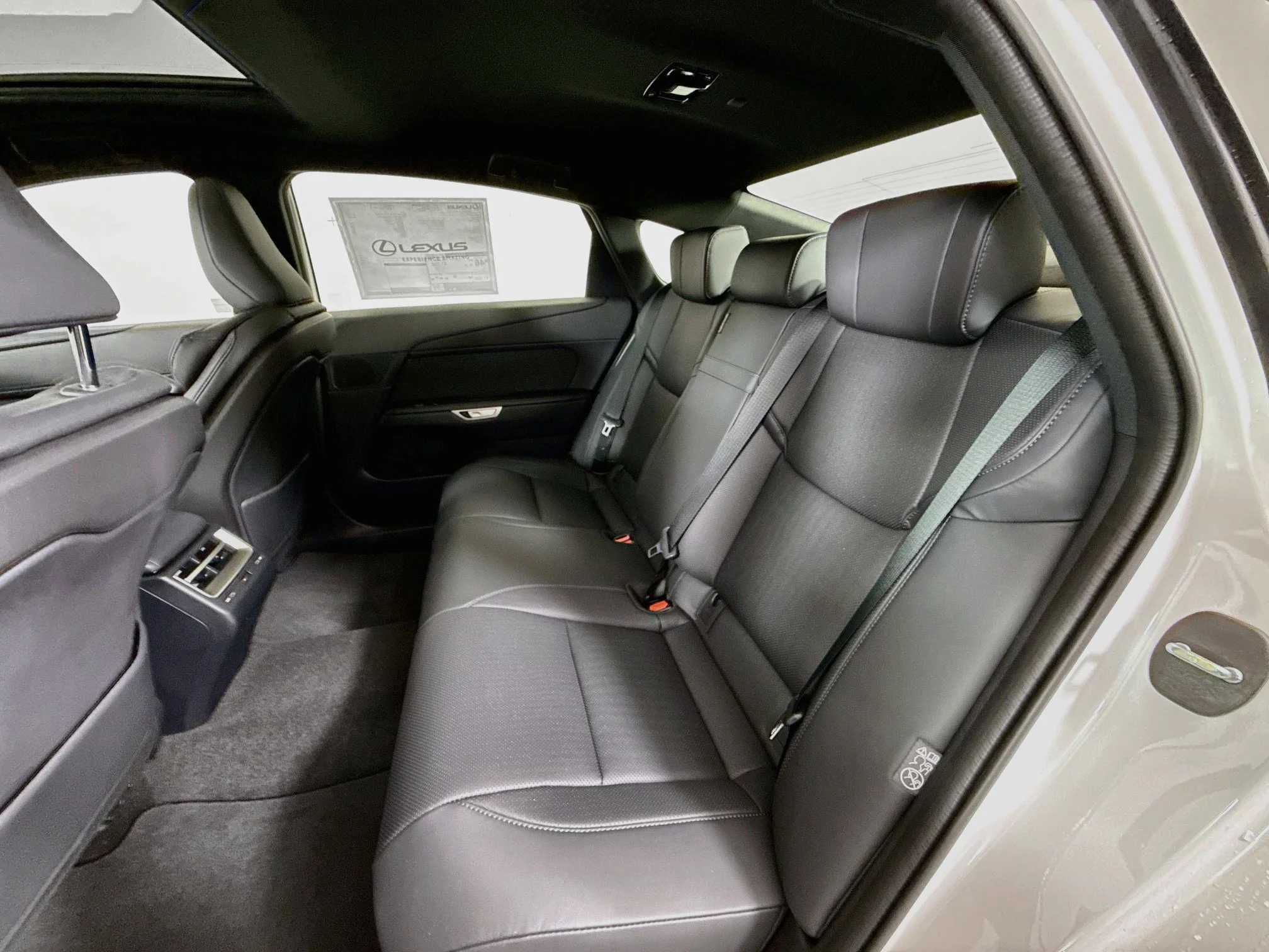 New 2026 Ultra White Lexus ES 350h PREMIUM image 22
