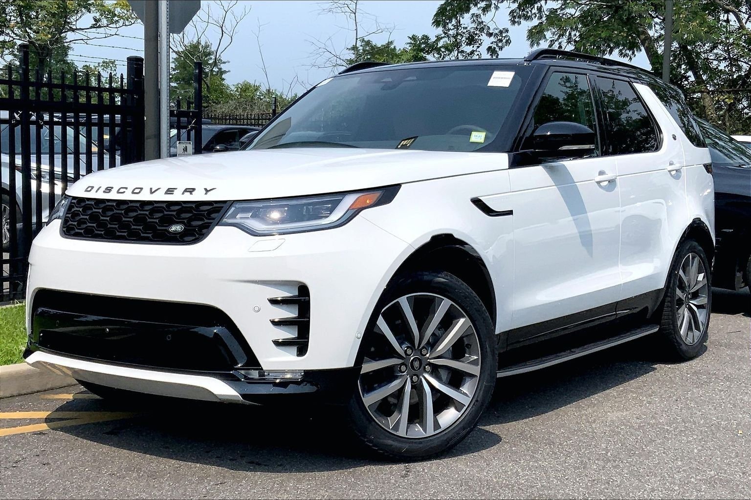 2026 Land Rover Discovery