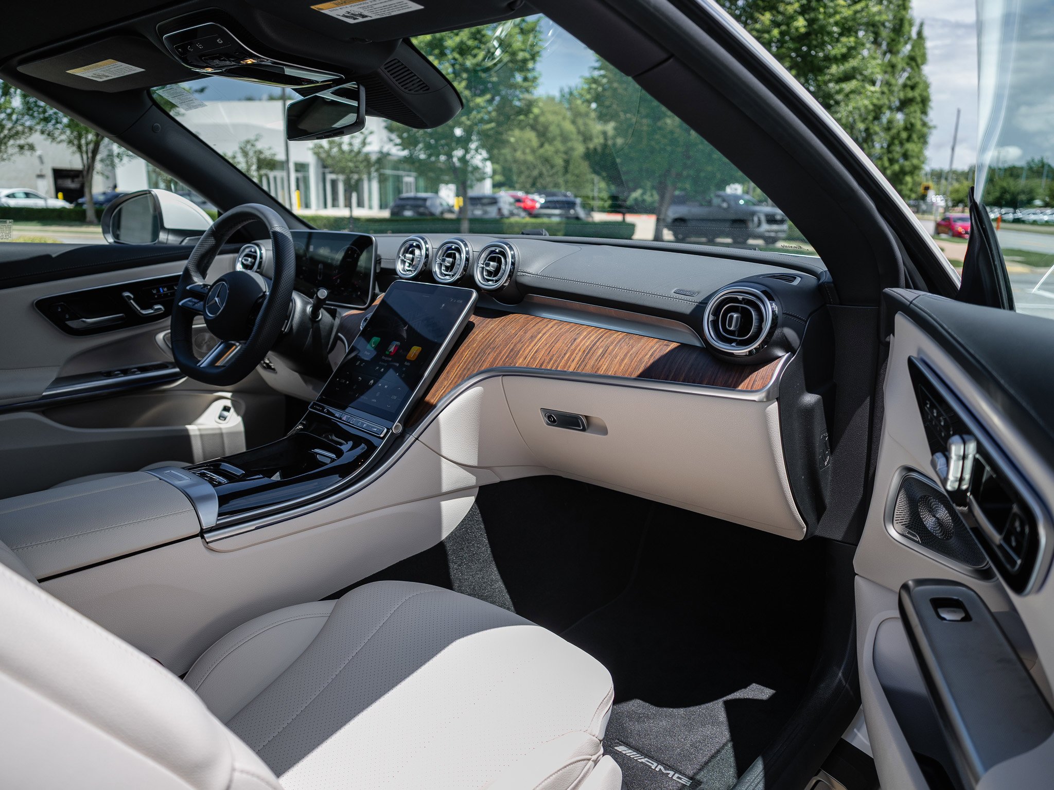 Used 2026  Mercedes-Benz  image 27