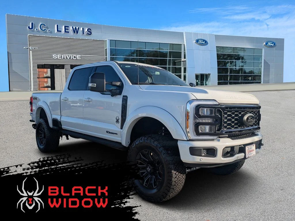 New 2026 Star White Metallic Tri-Coat Ford Lariat image 1