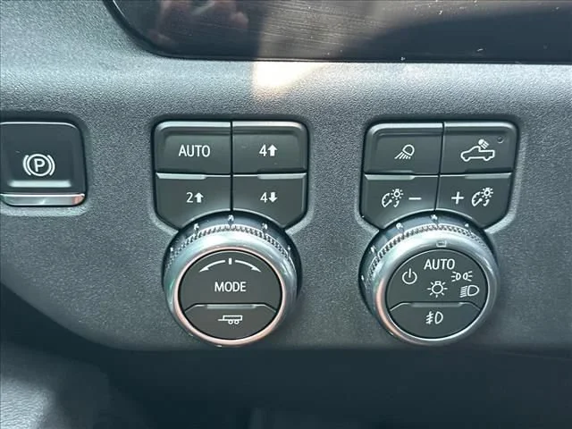 New 2026 Onyx Black GMC SLT image 31