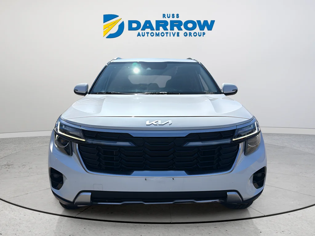 Used 2024 White Kia S image 8