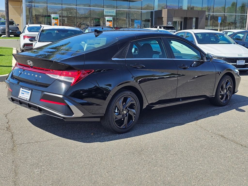 New 2026 Black Hyundai SEL Sport image 5