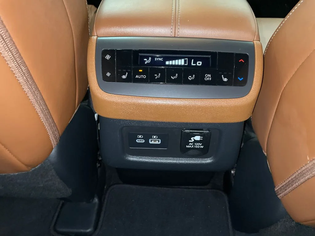 Certified Used 2023 Pearl White Tricoat Nissan Platinum image 30