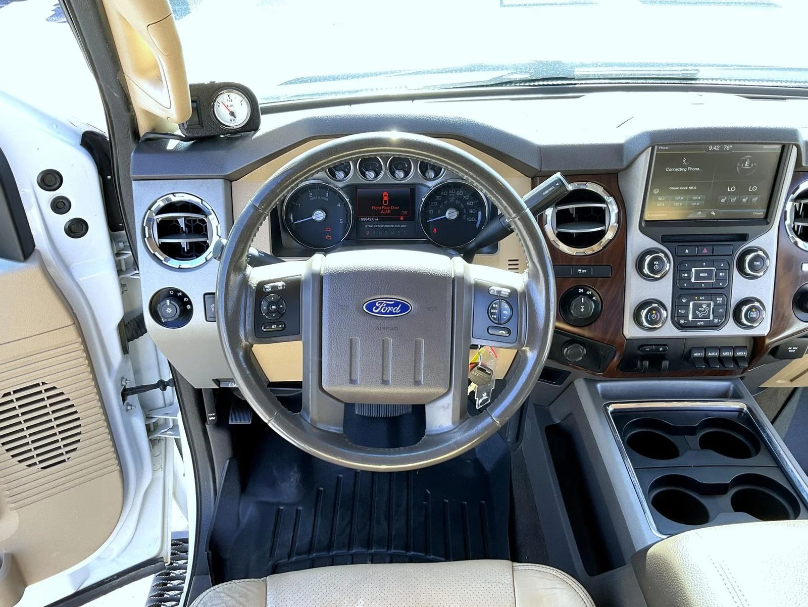 Used 2015 White Ford Lariat image 11