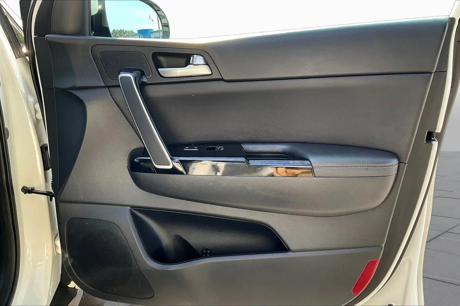Used 2021 Snow White Pearl Kia EX image 22
