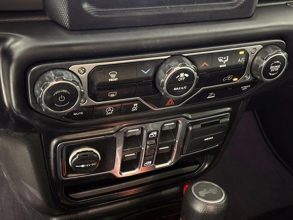 Used 2023 Gray Jeep Sport S image 33