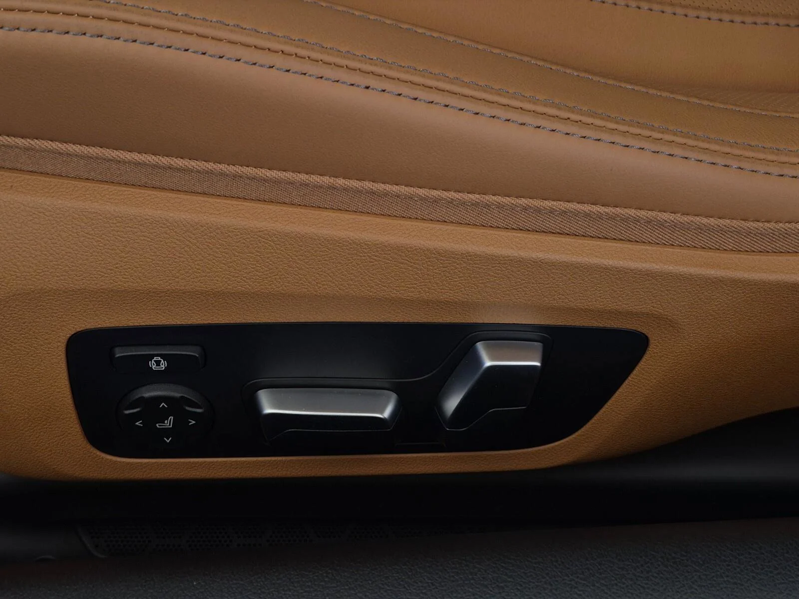 2026 BMW 8 Series 840i - Photo 29