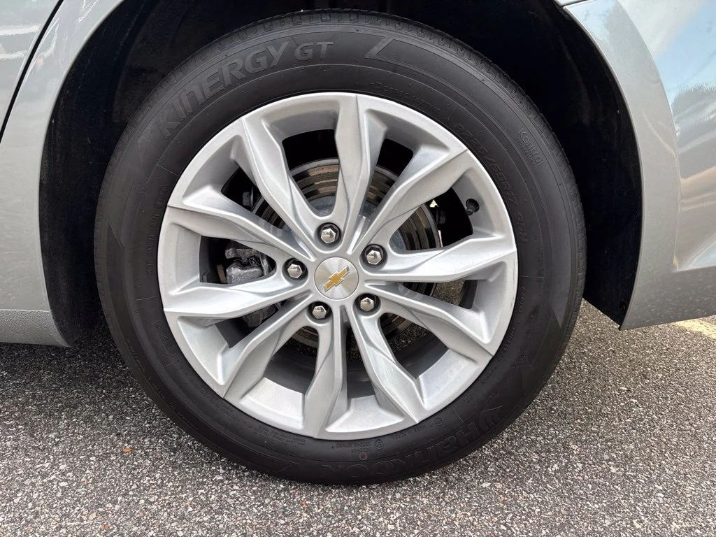 Used 2025 Gray Chevrolet LT image 16