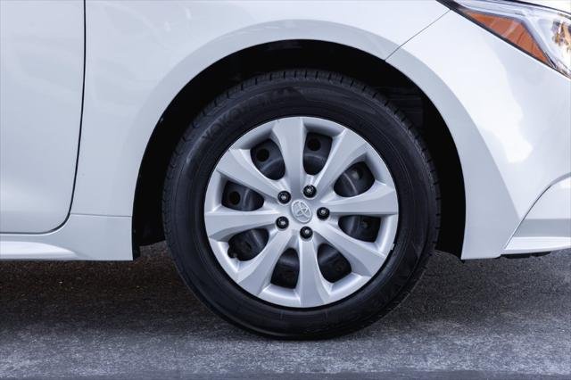 Certified Used 2026 WIND CHILL PEARL Toyota  image 4