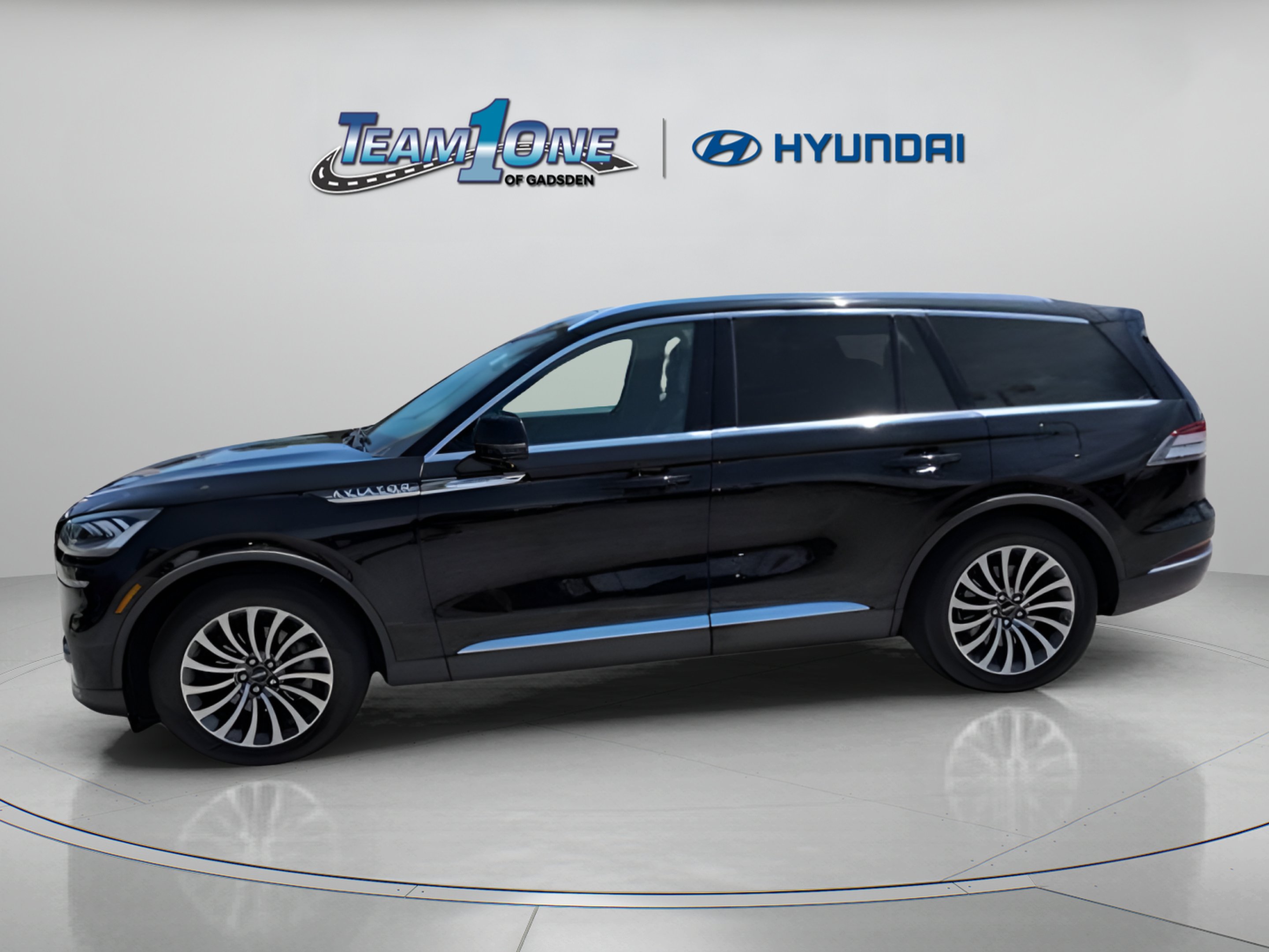 Used 2021 Black Lincoln Reserve image 6