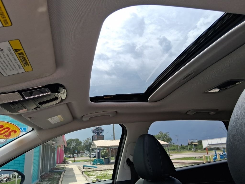 Used 2023 Gray Hyundai SEL image 27