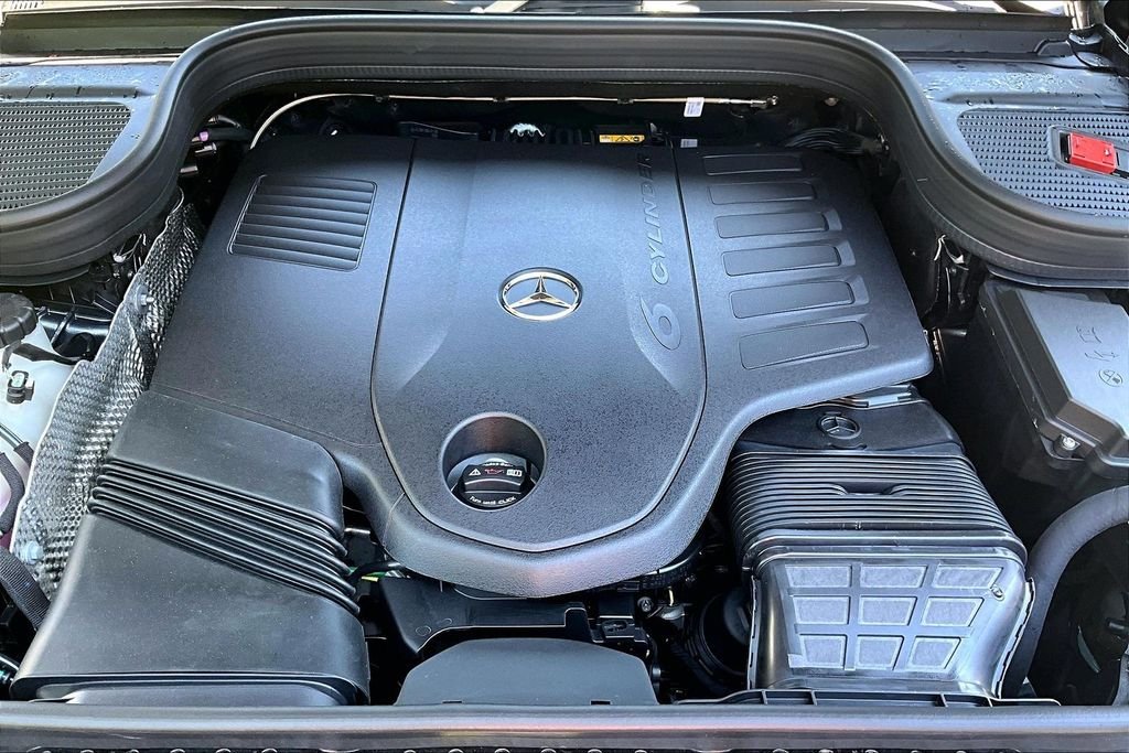 New 2026 Selenite Grey Metallic Mercedes-Benz GLS 450 image 11