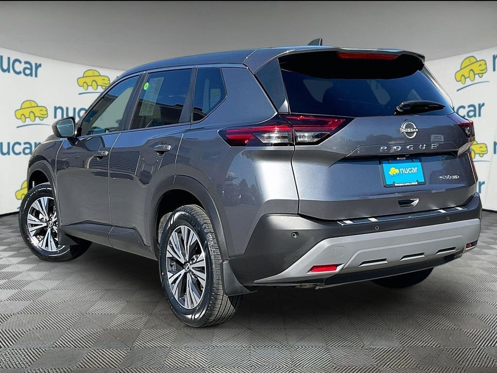 Used 2023 Gray Nissan SV image 4