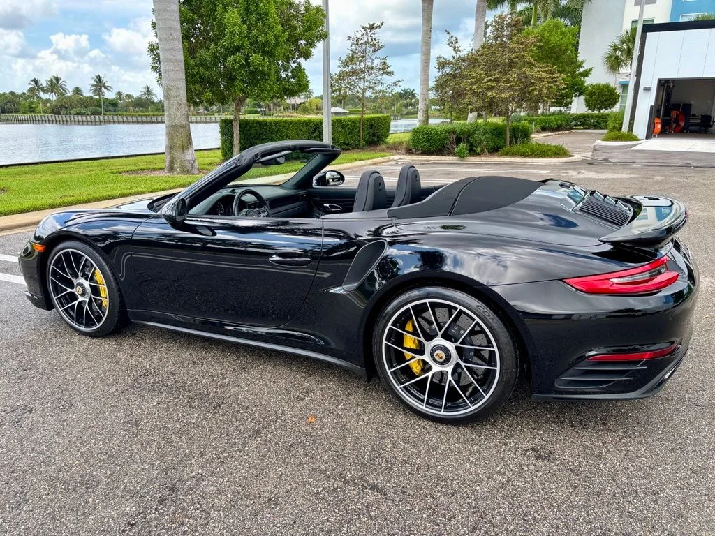 2017 Porsche 911 Turbo - Photo 11