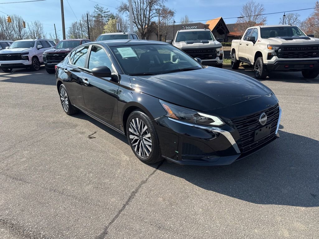 View vehicle photo 7