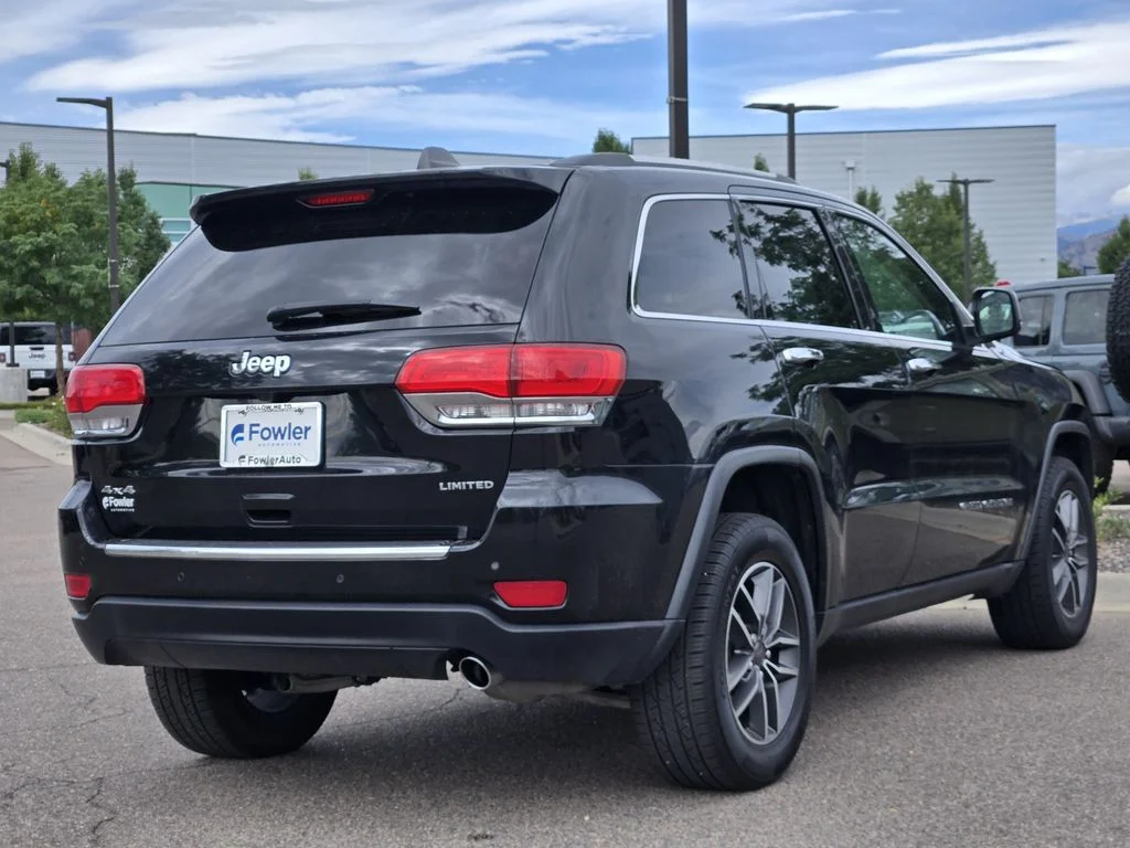 Used 2019 Diamond Black Jeep Limited image 7