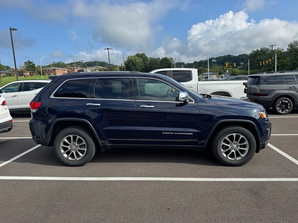 Used 2015 Blue Jeep Limited image 18