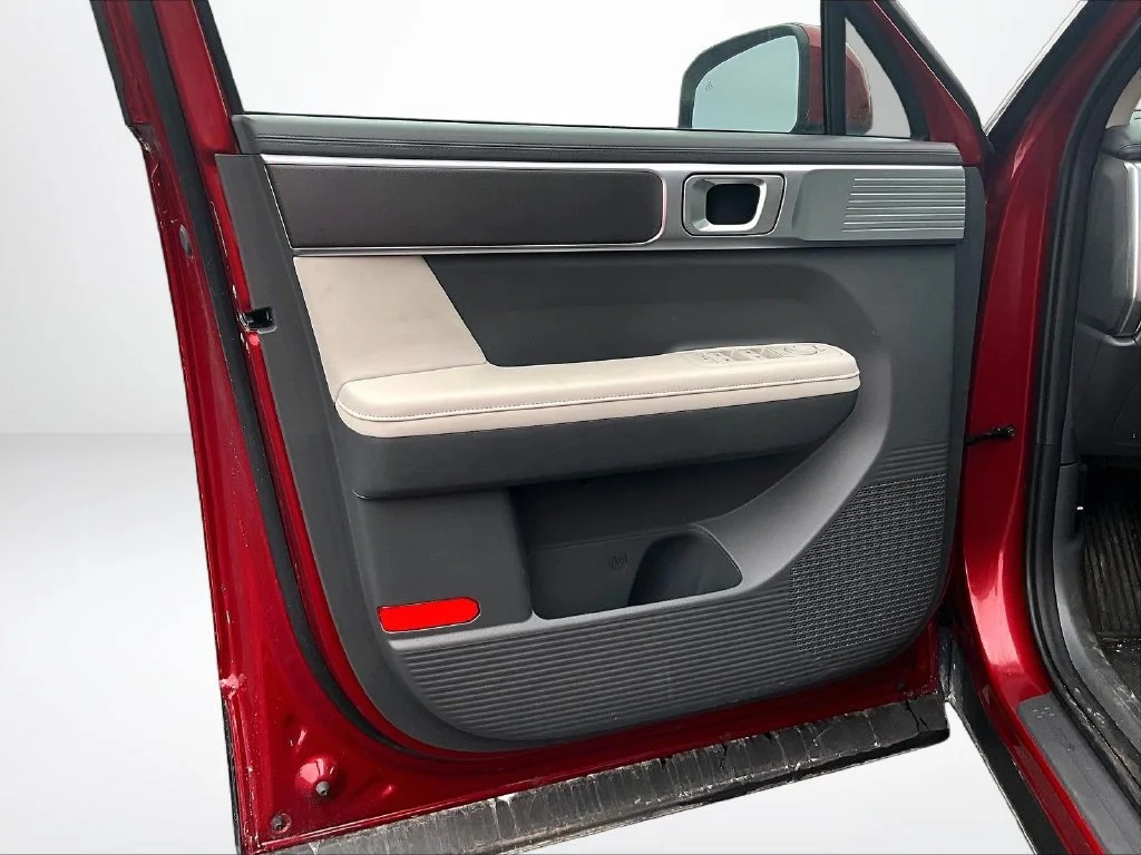 Used 2025 Red Hyundai SEL image 21