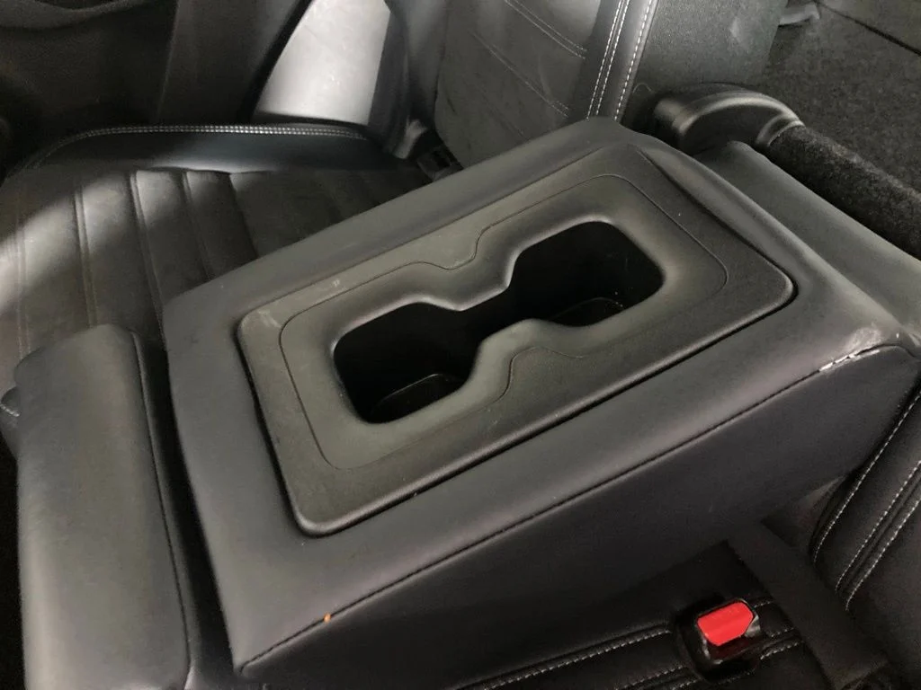 Used 2025  Mitsubishi SE image 14