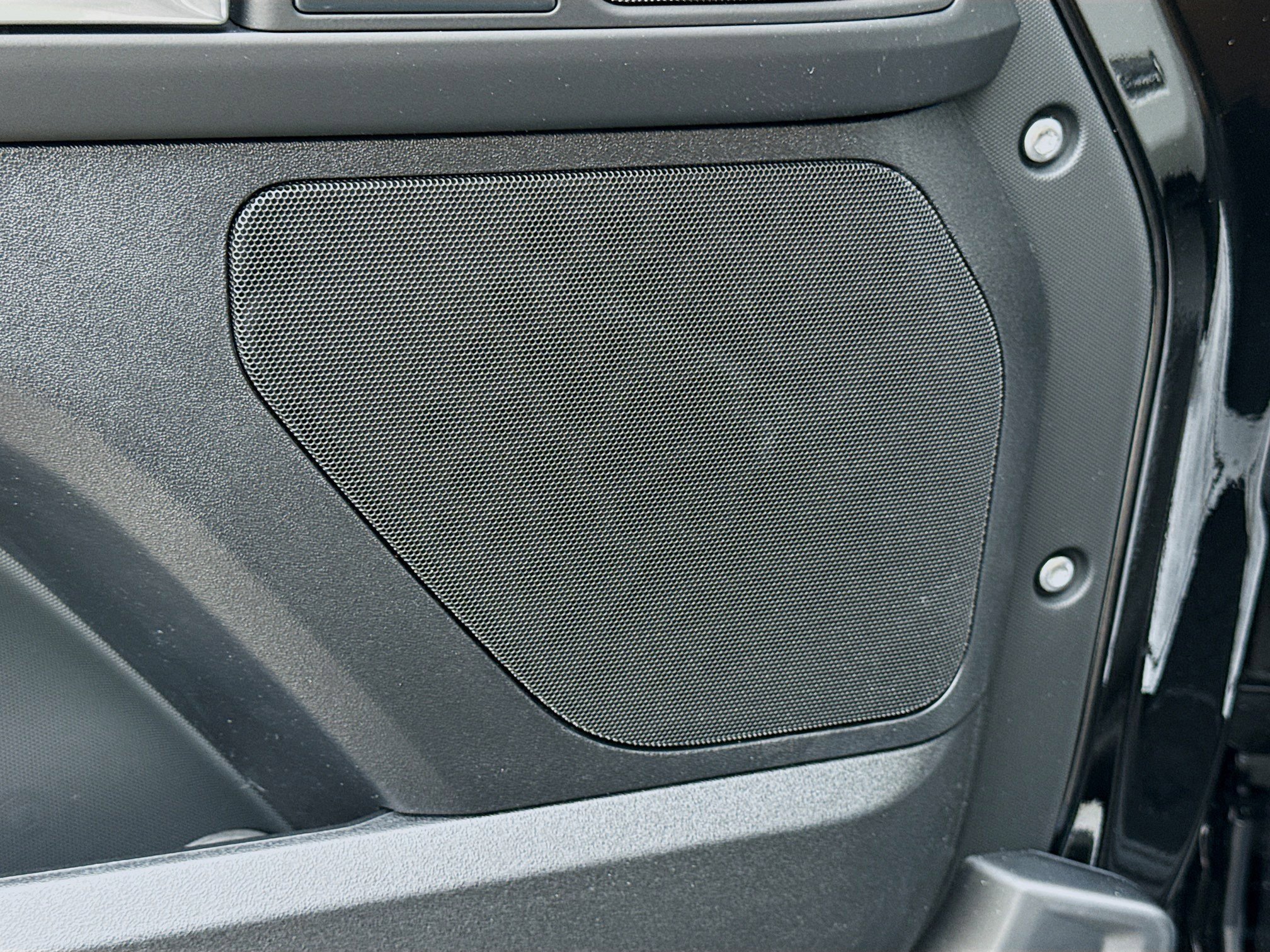New 2026 Santorini Black Land Rover S image 25
