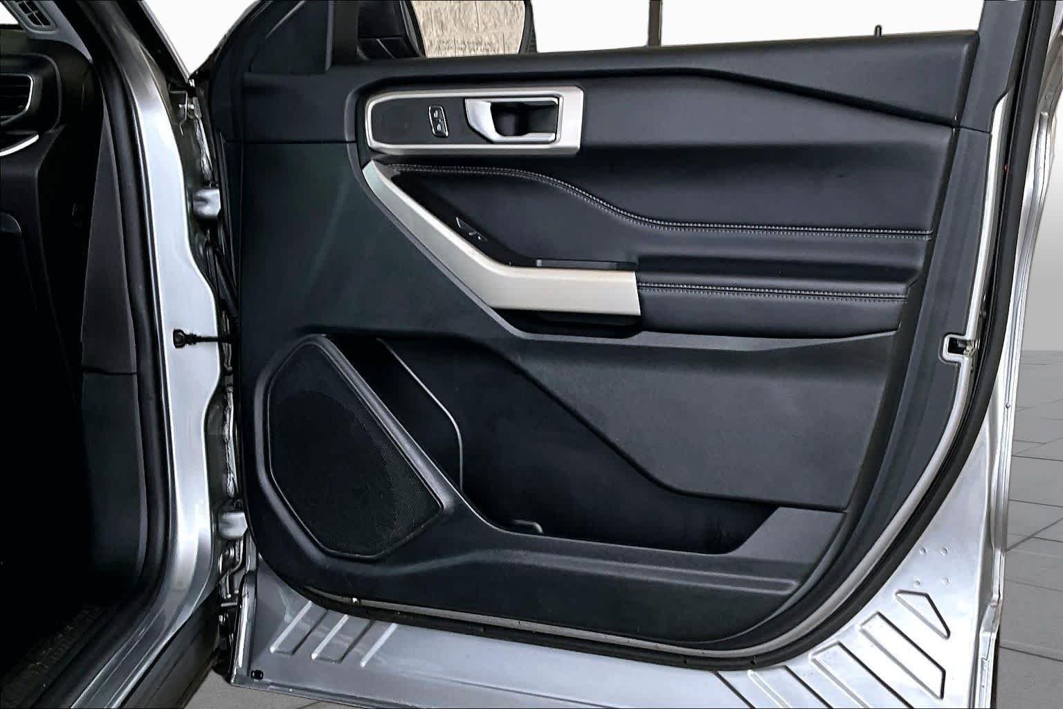 Used 2022 Iconic Silver Ford XLT image 23