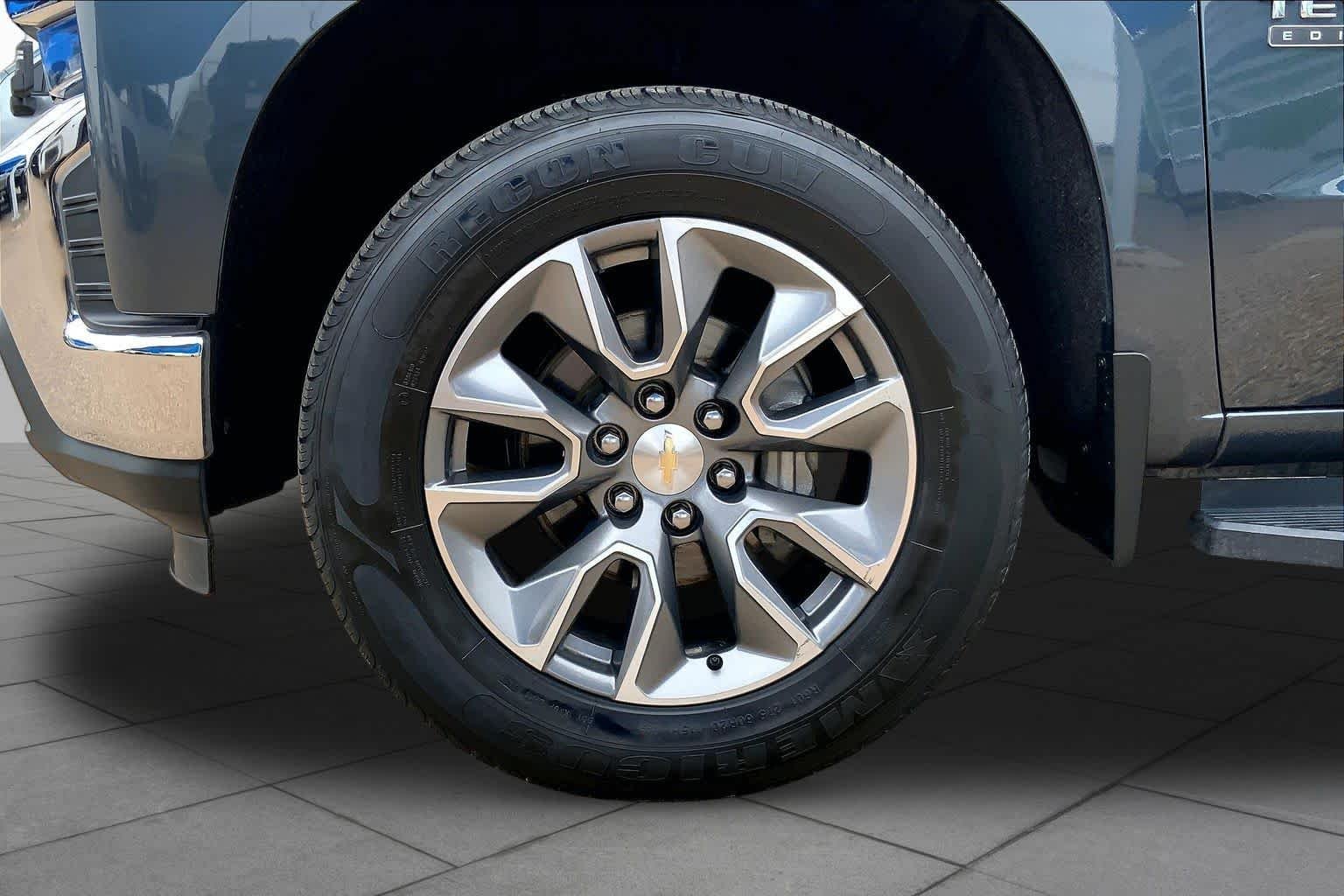 Used 2021 Shadow Gray Metallic Chevrolet LT image 11